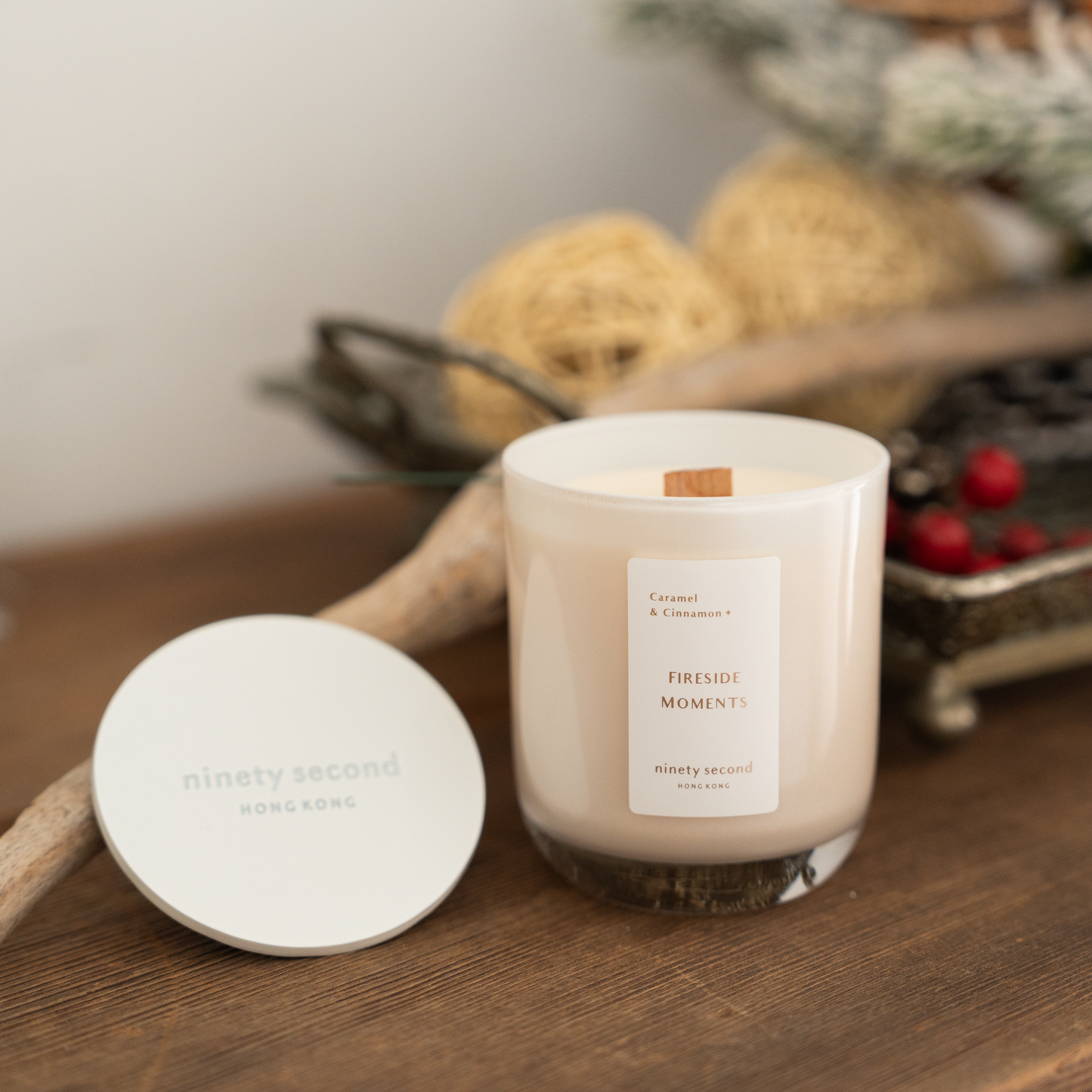 【聖誕限定】 FIRESIDE MOMENTS 暖冬時光 | 焦糖與肉桂香氛蠟燭
